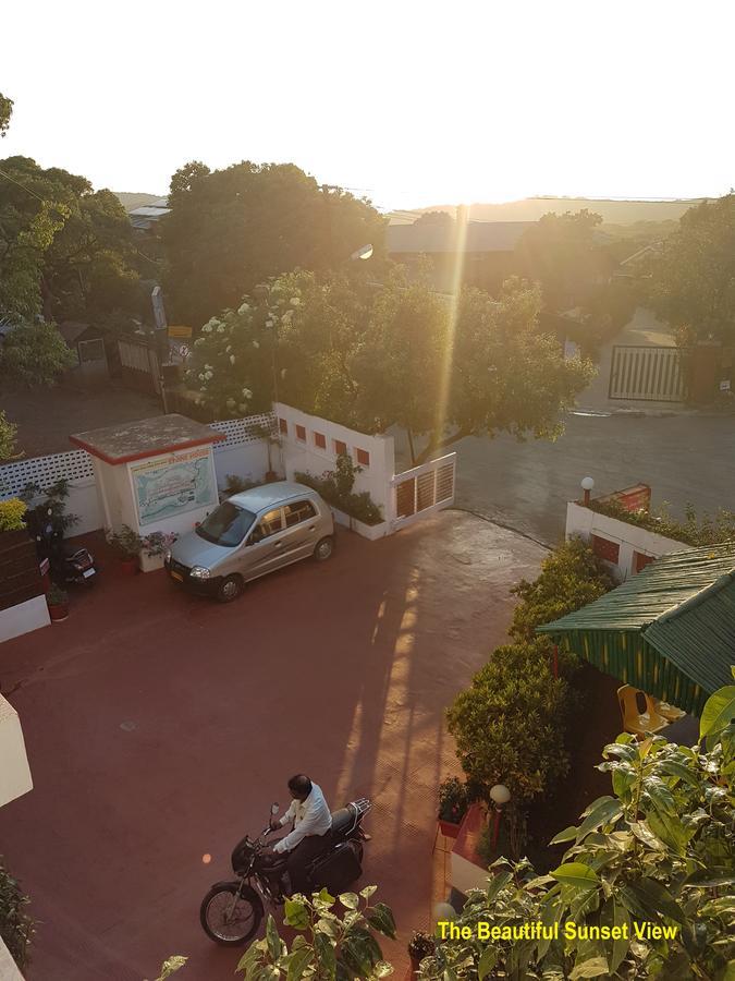 Hotel Stone House Mahabaleshwar Bagian luar foto