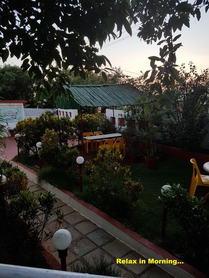 Hotel Stone House Mahabaleshwar Bagian luar foto